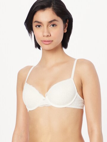 Cotton On Body T-shirt Bra in Beige: front