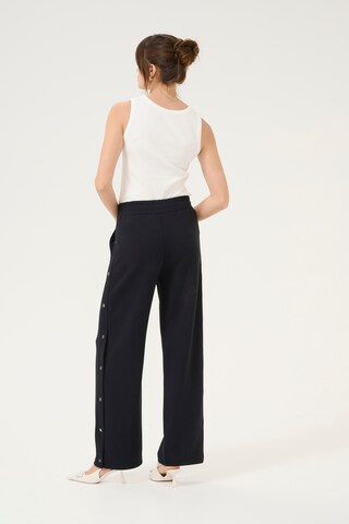 CULTURE Loose fit Trousers in Black
