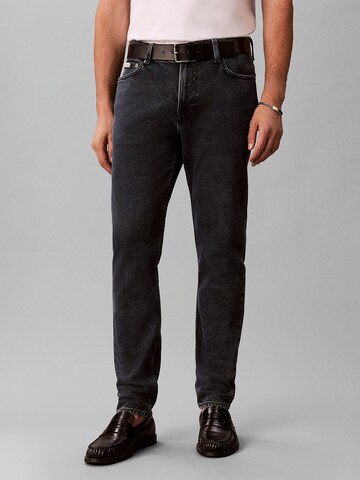Calvin Klein Jeans Tapered Jeans in Blau: Vorderseite