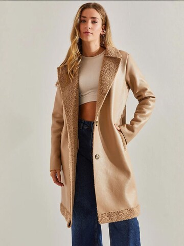 Cappotto invernale di Bianco Lucci in beige