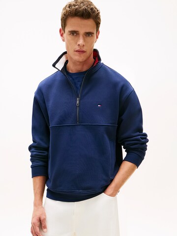 TOMMY HILFIGER Sweatshirt in Blau: Vorderseite