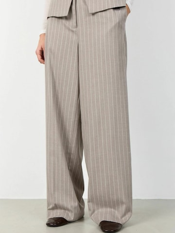 Levete Room Normalny krój Spodnie ' LR ' w kolorze szary