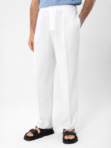 Antioch Regular Trousers with creases in Beige: front