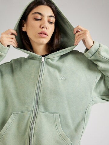 ADIDAS SPORTSWEAR - Sudadera con cremallera deportiva en verde