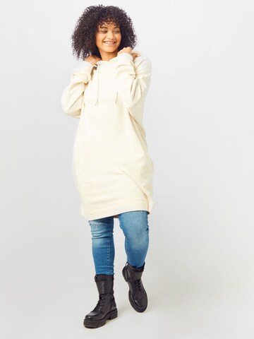 Robe Urban Classics en blanc : devant