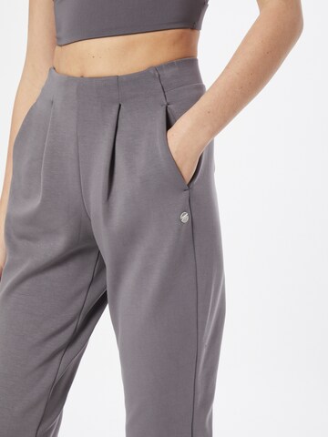 Superdry Tapered Pleat-Front Pants in Grey