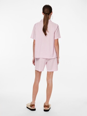 regular Pantaloni 'PCSally' di PIECES in rosa