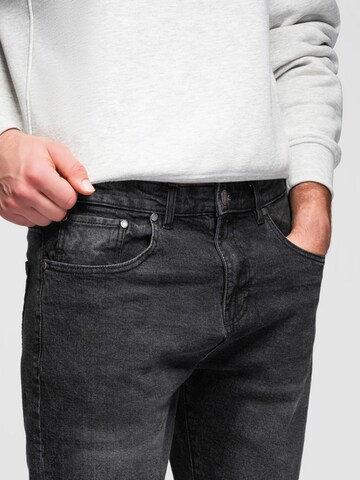 Ombre Regular Jeans in Schwarz