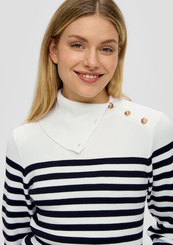 s.Oliver Sweater in White