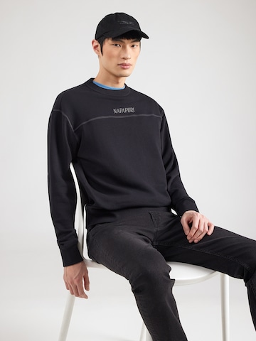 NAPAPIJRI Суичър 'B-UMBRA' в черно