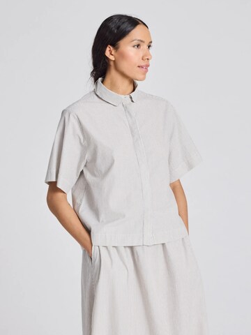 Chemisier 'Elena' Gai+Lisva en blanc : devant