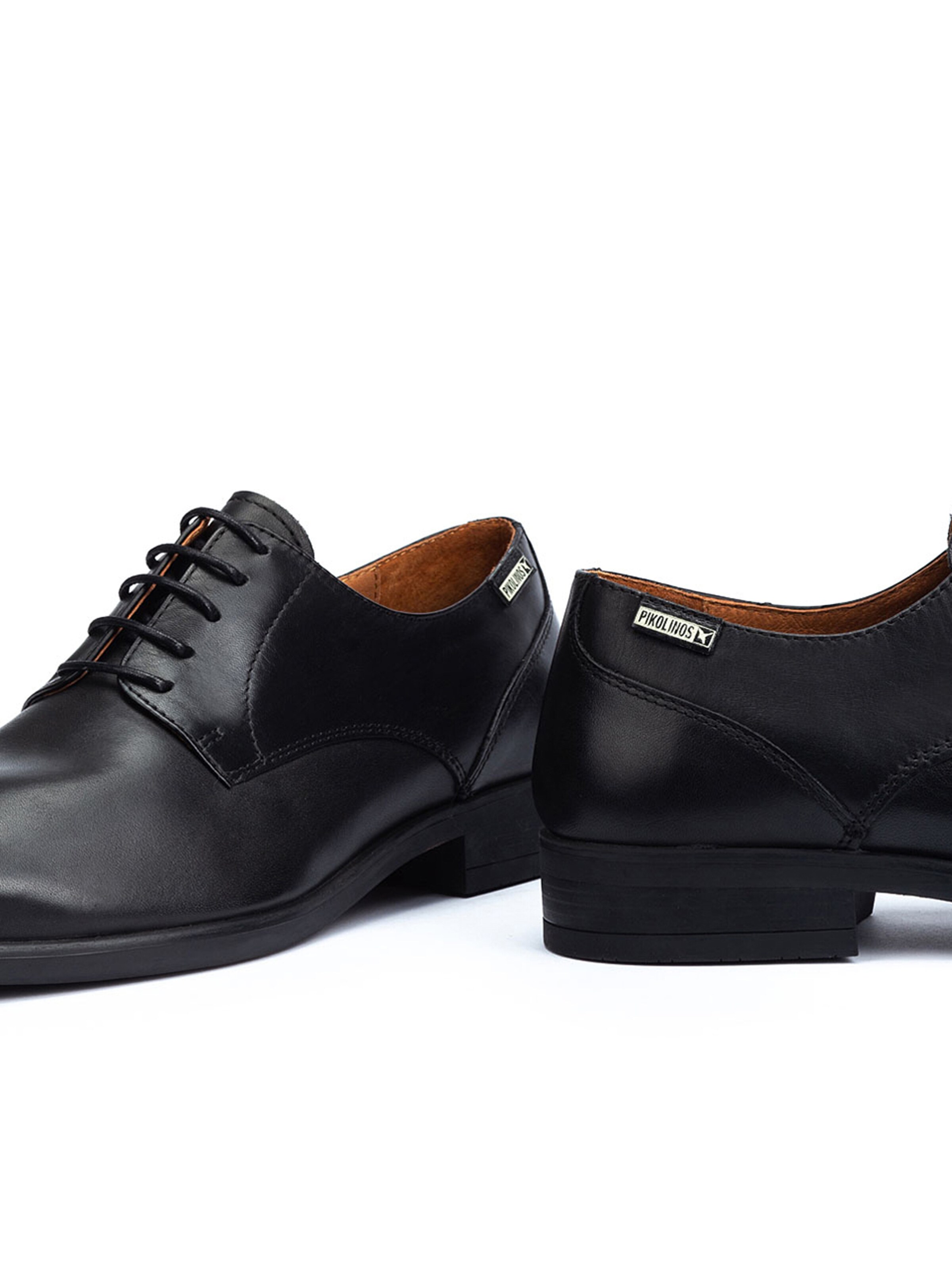 PIKOLINOS Buty sznurowane w kolorze czarny