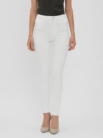 Skinny Jean 'Sophia' VERO MODA en blanc : devant