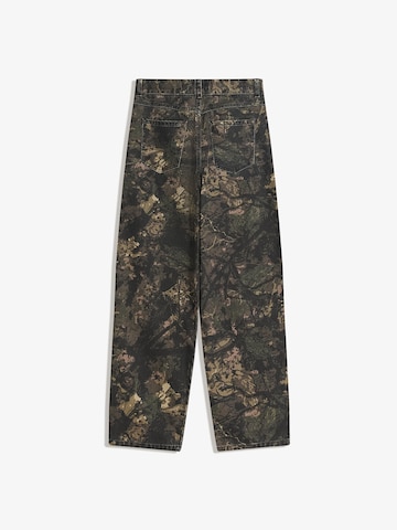 Baggy Pantaloni de la Bershka pe verde