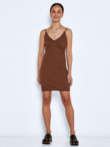 Noisy may Dress 'Stine' in Brown