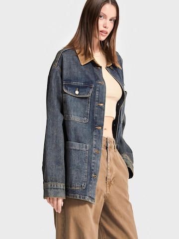 Veste mi-saison 'Oversized Denim Jacket' IT'S BASIC en bleu
