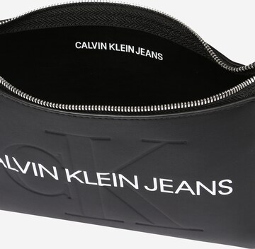 Geantă de umăr de la Calvin Klein Jeans pe negru