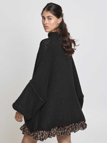 Lilavie Pullover 'Maraa' in Schwarz