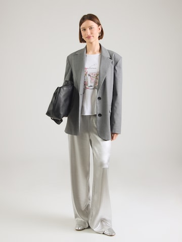 Hailys - Camisa 'Sv44enja' em branco