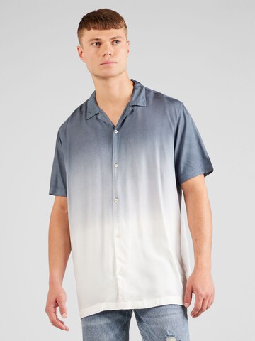 QS Regular fit Button Up Shirt in White: front