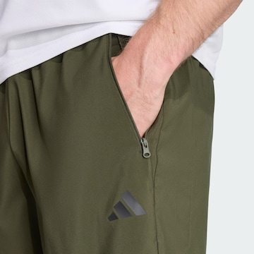 regular Pantaloni sportivi 'Train Essentials' di ADIDAS PERFORMANCE in verde