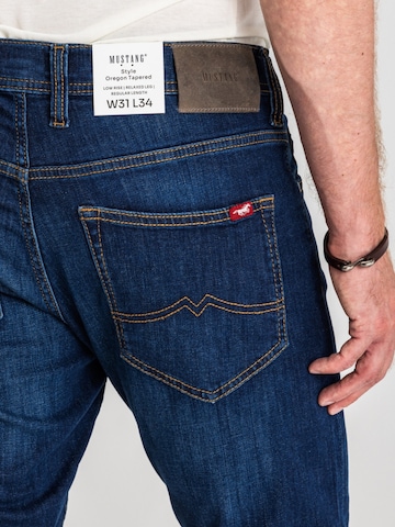 Tapered Jeans di MUSTANG in blu