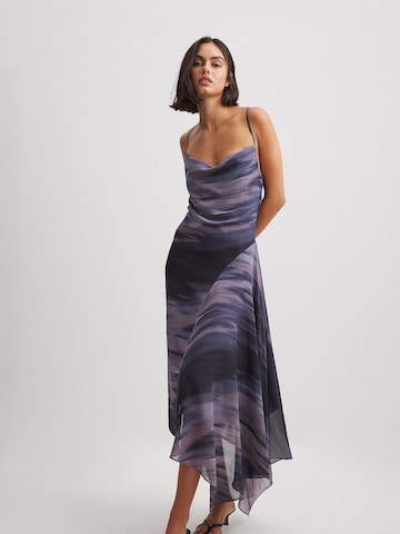 Robe NA-KD en violet : devant