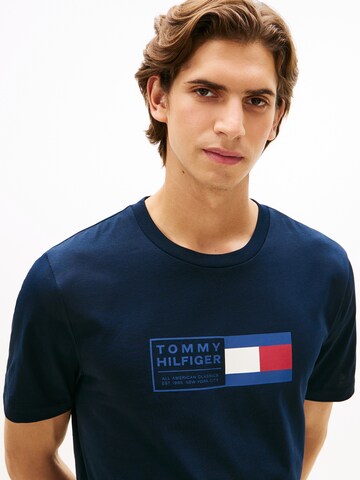 T-Shirt 'BRAND LOVE' TOMMY HILFIGER en bleu
