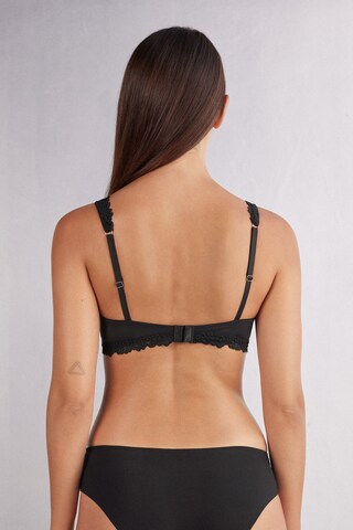 INTIMISSIMI Balconette BH 'Sofia' in Schwarz