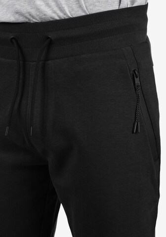 regular Pantaloni di !Solid in nero