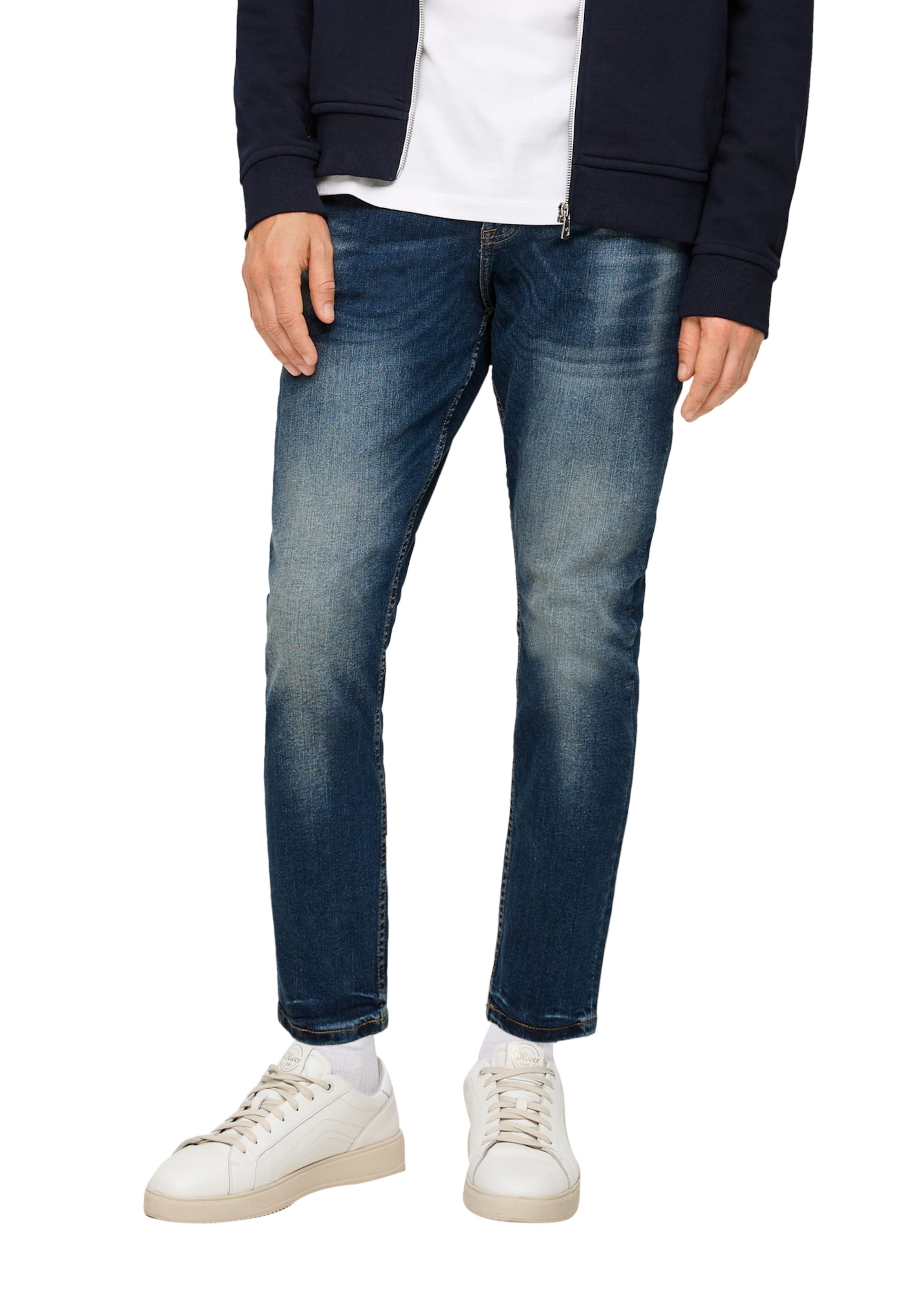 QS Tapered Jeans ' LIAM ' in Blauw: voorkant