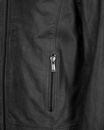 MUSTANG Between-Season Jacket in Black