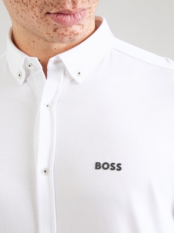 Coupe regular Chemise 'B_MOTION_L' BOSS Green en blanc