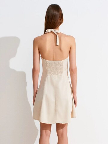 Rochie de la Dilvin pe bej