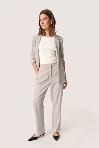 Regular Pantalon 'Shirley' SOAKED IN LUXURY en gris