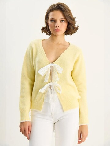 Giacchetta di Bianco Lucci in giallo: frontale