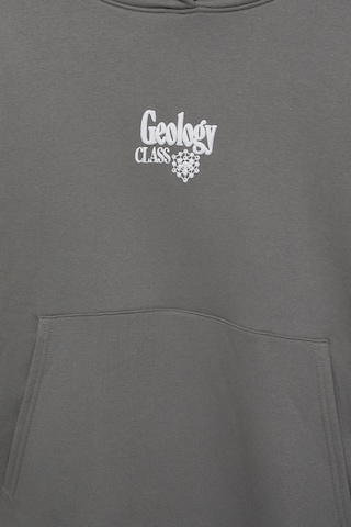 Pull&Bear Sweatshirt 'MINERALS' in Grau