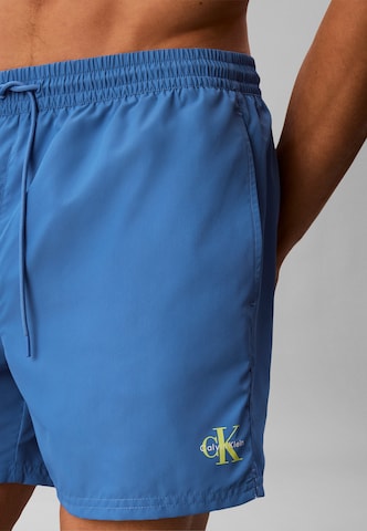 Calvin Klein Underwear Plavecké šortky – modrá: přední strana