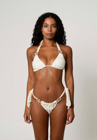 Moda Minx Triangle Bikini top 'Lace Nautilus Shell' in White: front