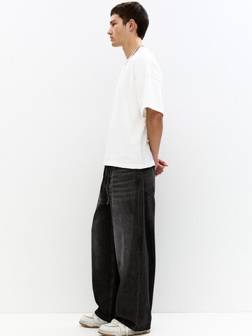 Pull&Bear Baggy Jeans in Zwart