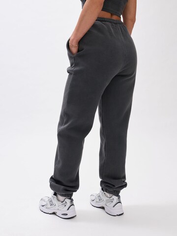 Effilé Pantalon V!BE STUD!OS en noir