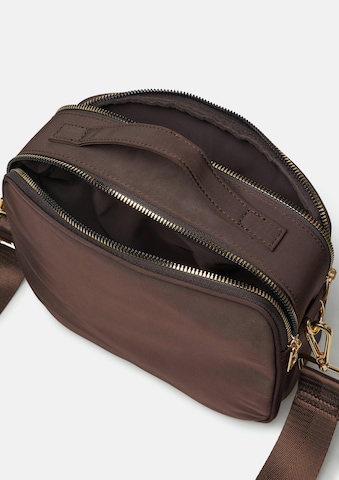s.Oliver Crossbody bag in Brown