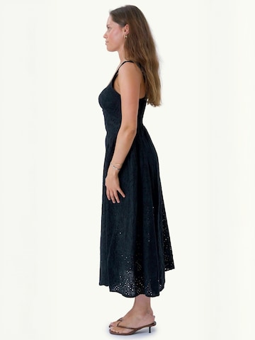 TEESHOPPEN Dress ' Asta ' in Black