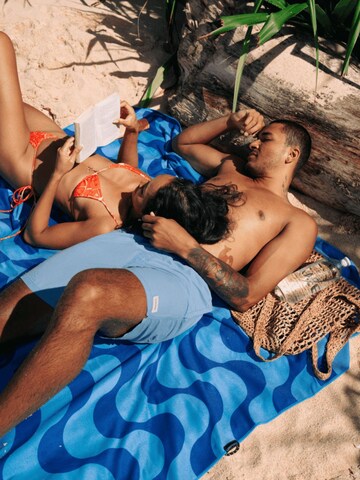 woodsandwaves - Toalla de playa 'Copacabana Sea XXL' en azul