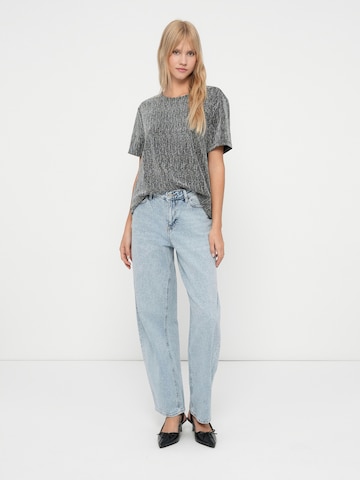 Tricou 'VISILNA' de la VILA pe negru
