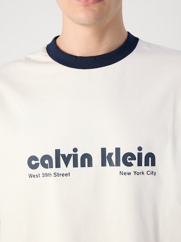 Maglietta di Calvin Klein Jeans in beige