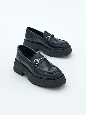 EDITED - Sapato Slip-on 'Xylia' em preto