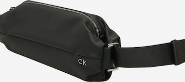 pelēks Calvin Klein Jostas soma: no priekšpuses