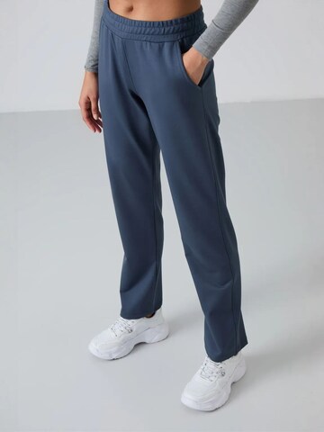 Tommy Life Regular Workout Pants in Blue