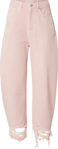 Jean Kamila Šikl en rose : devant